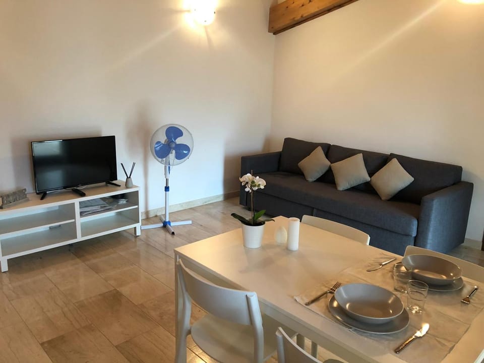 Trilocale con terrazza Apartment in Sardinia