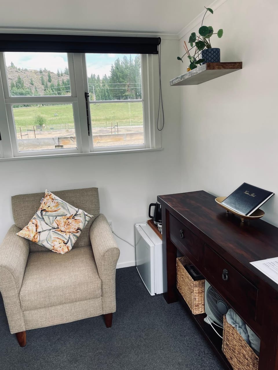 'The Crib' on Legacy Vineyard Chalet in Alexandra