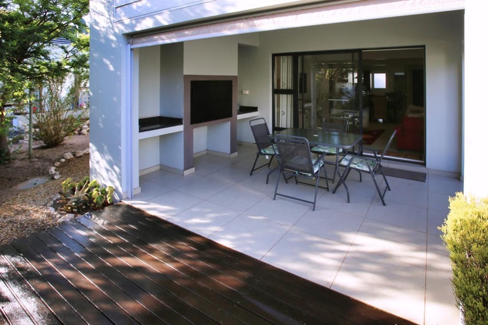 Patio, BBQ facilities