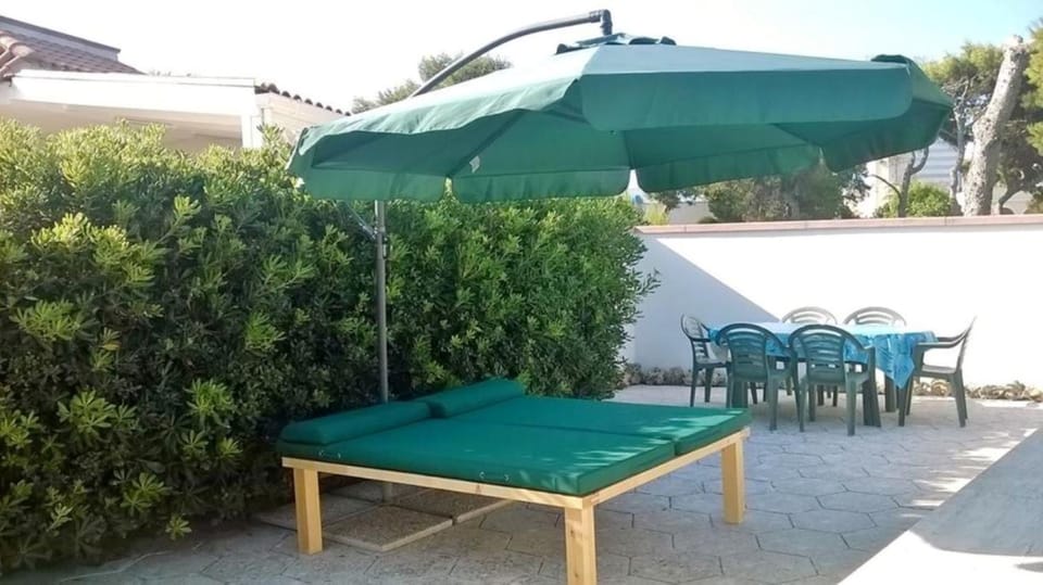 Balcony/Terrace, sunbed