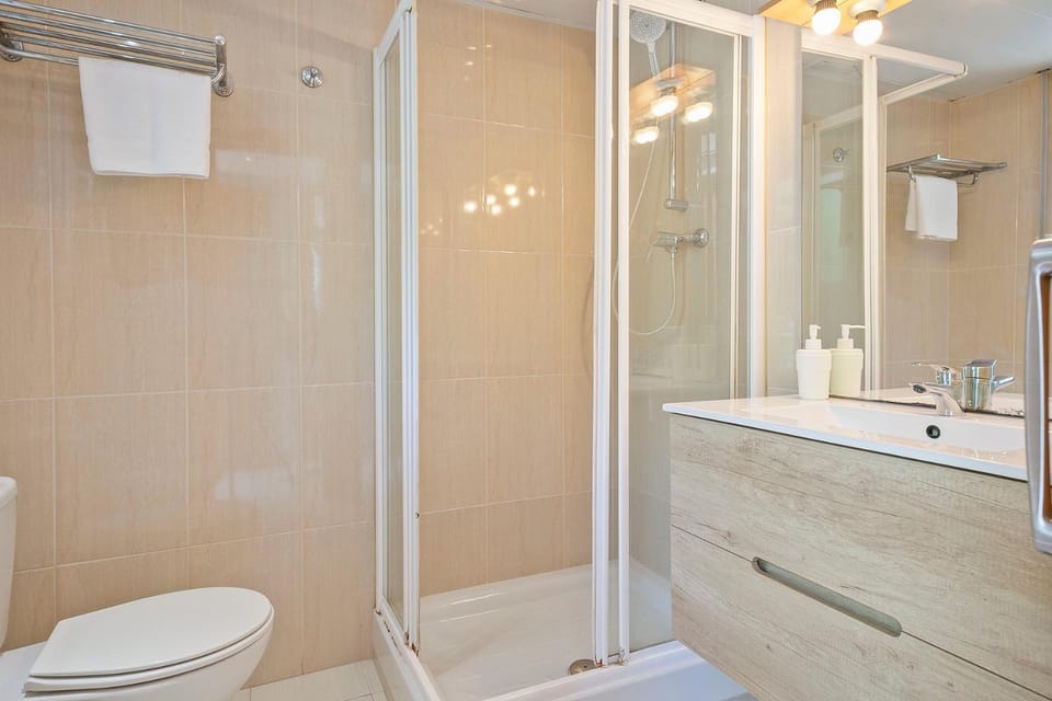 Shower, Bathroom