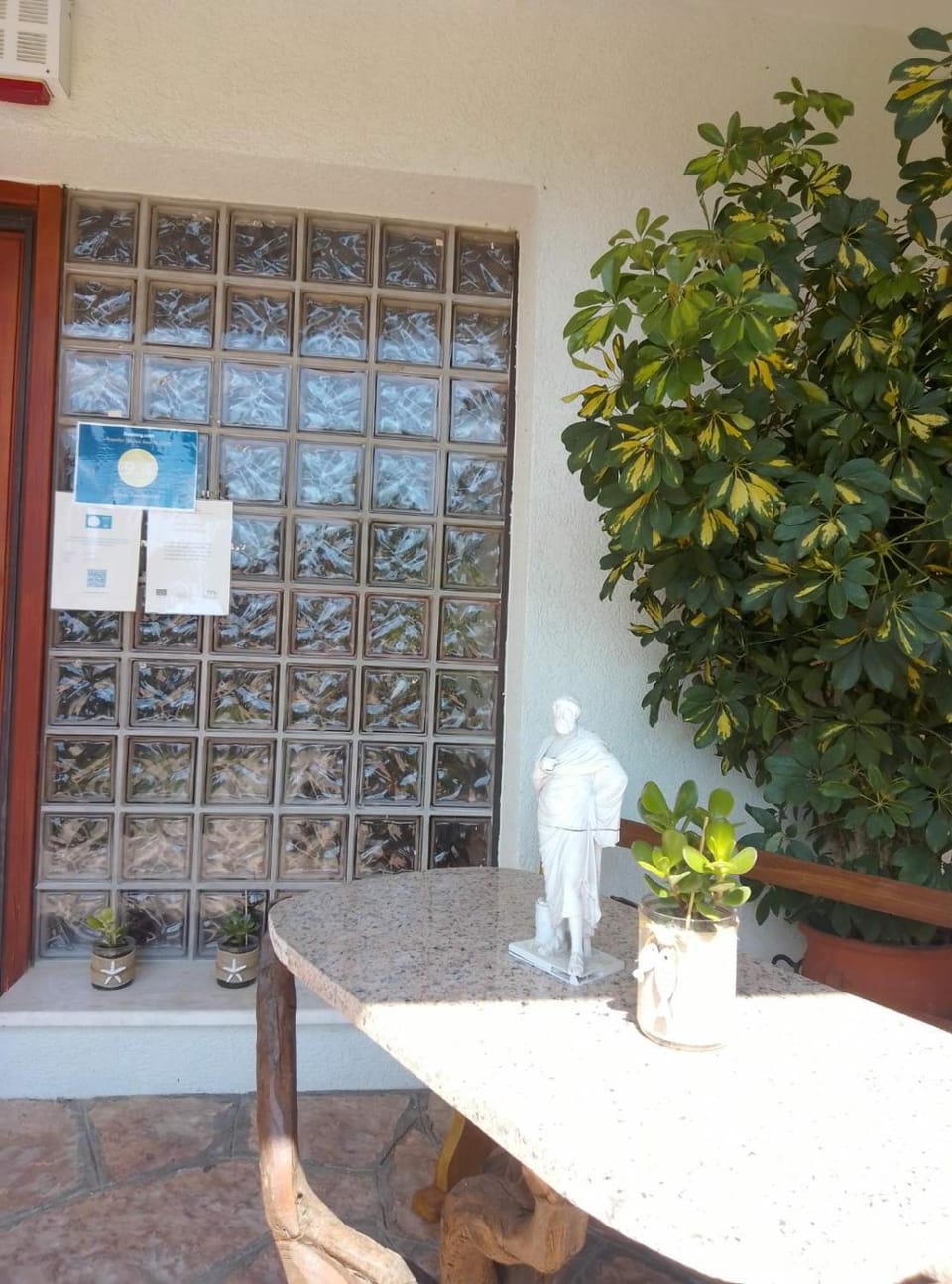 Property building, Facade/entrance