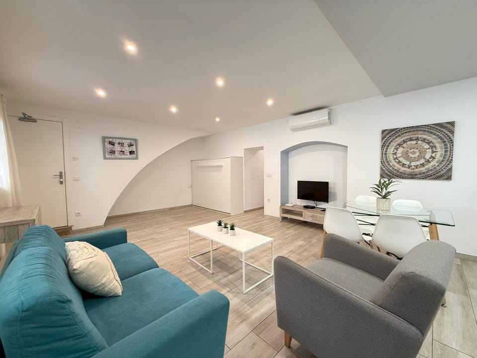 TV and multimedia, Dining area