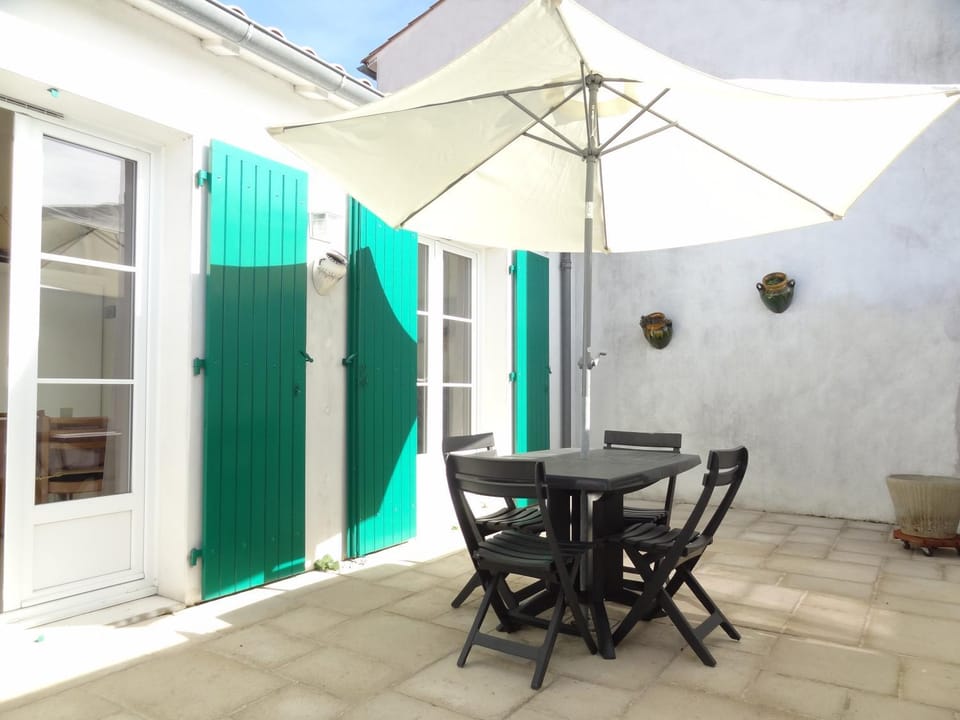 Property building, Patio