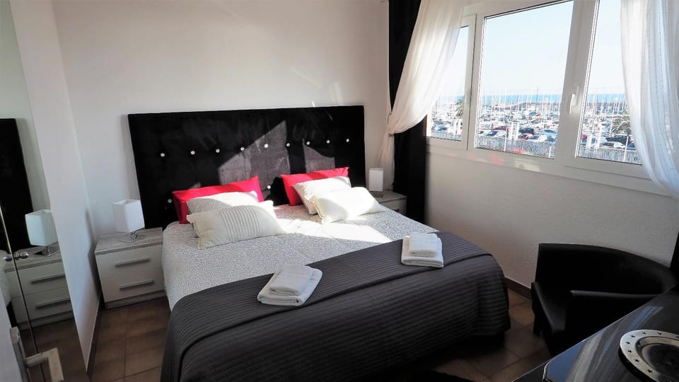 Bedroom, Sea view