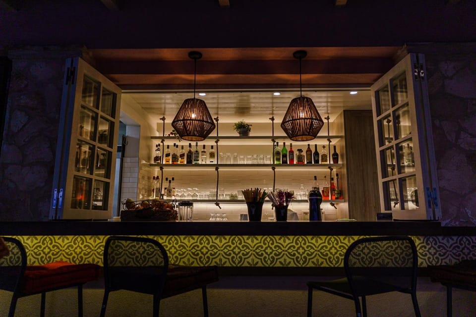 Food close-up, Lounge or bar, Alcoholic drinks
