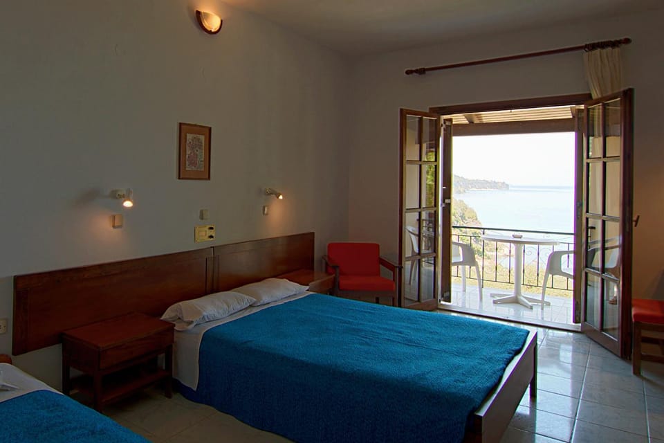 Bed, Balcony/Terrace, Bedroom, Sea view