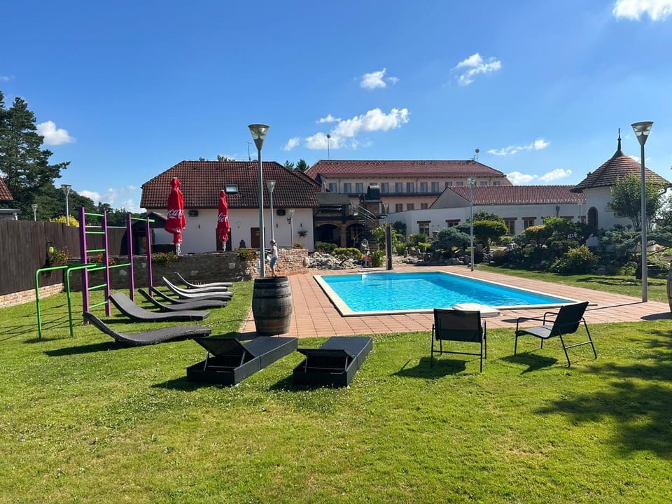 Swimming pool