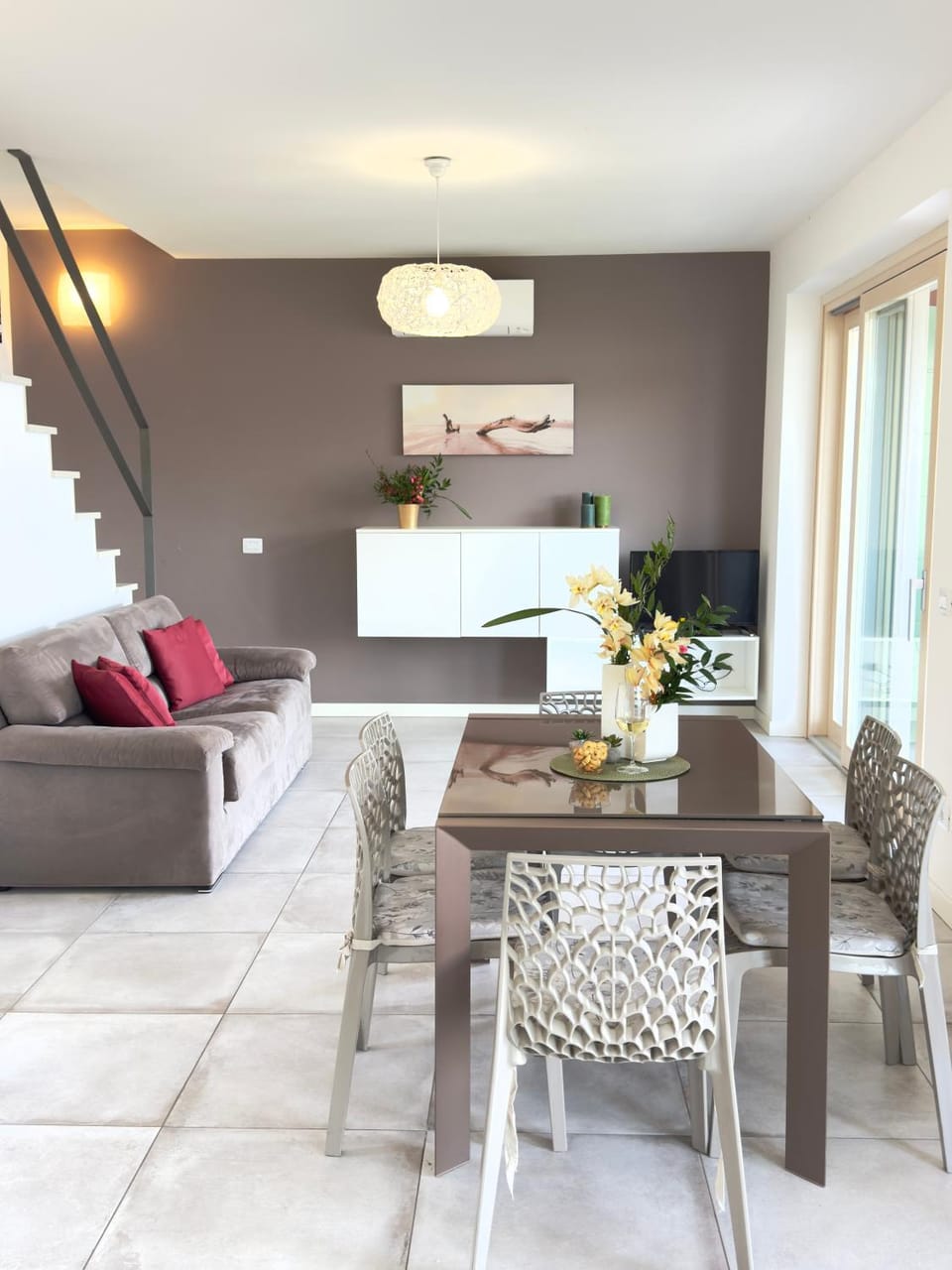 Living room, Dining area