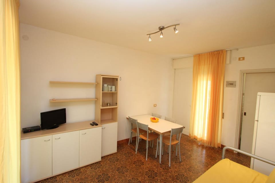 TV and multimedia, Dining area