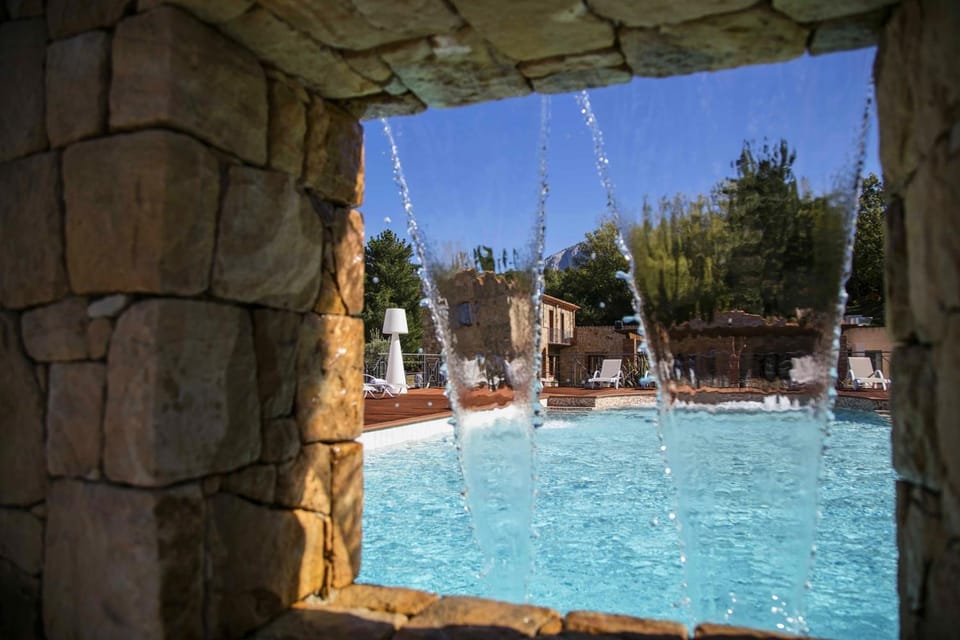 Decorative detail, Swimming pool