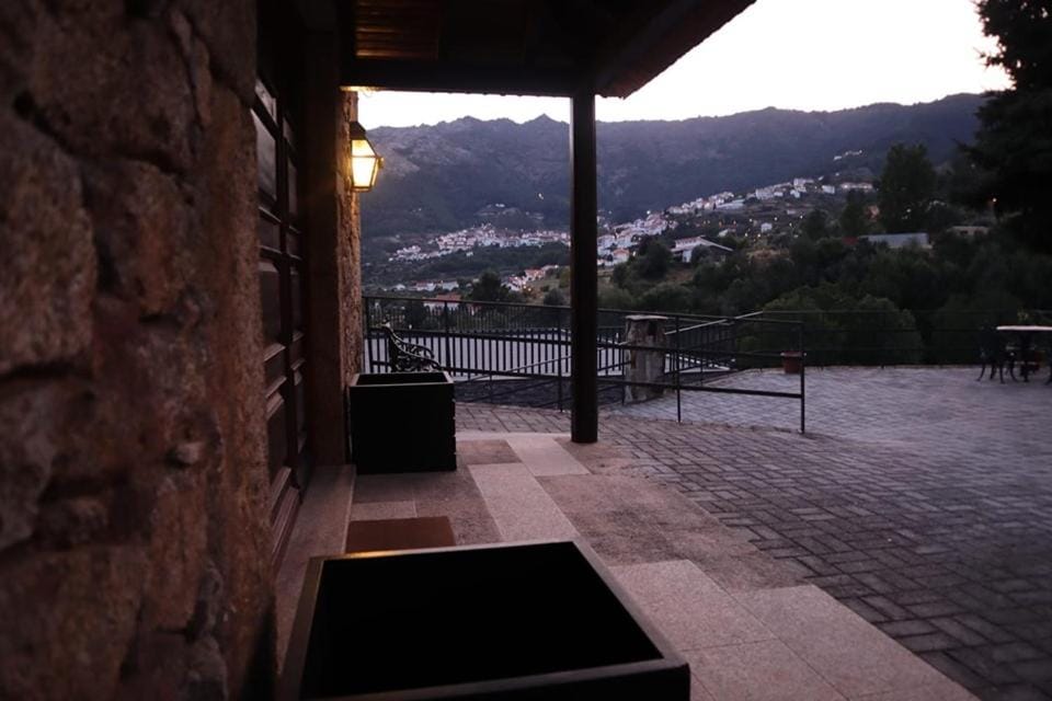 Balcony/Terrace, Mountain view