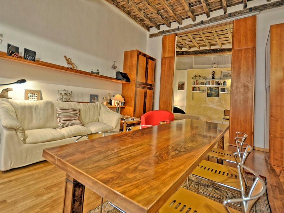 Terrace Governo Vecchio Apartment in Rome