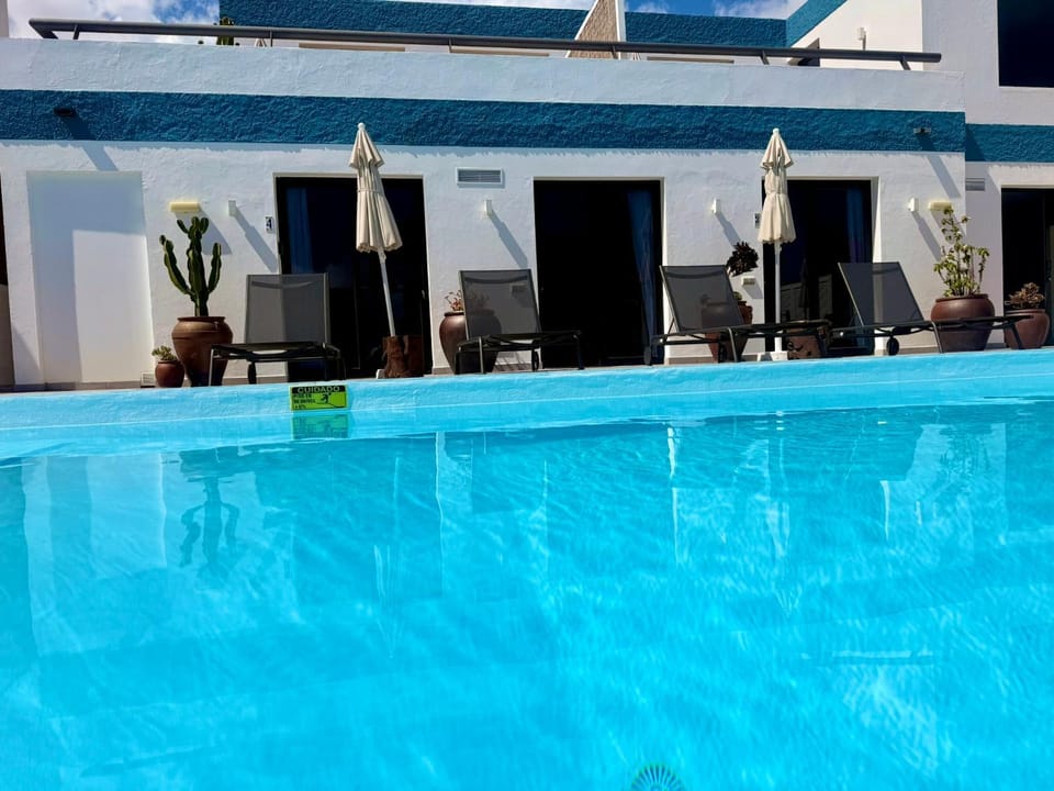 Day, Pool view, Swimming pool, sunbed