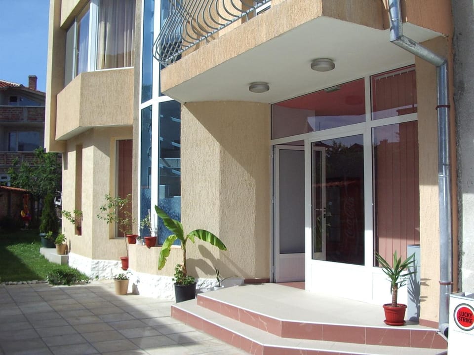 Guest rooms Vanessa Hotel in Burgas Province