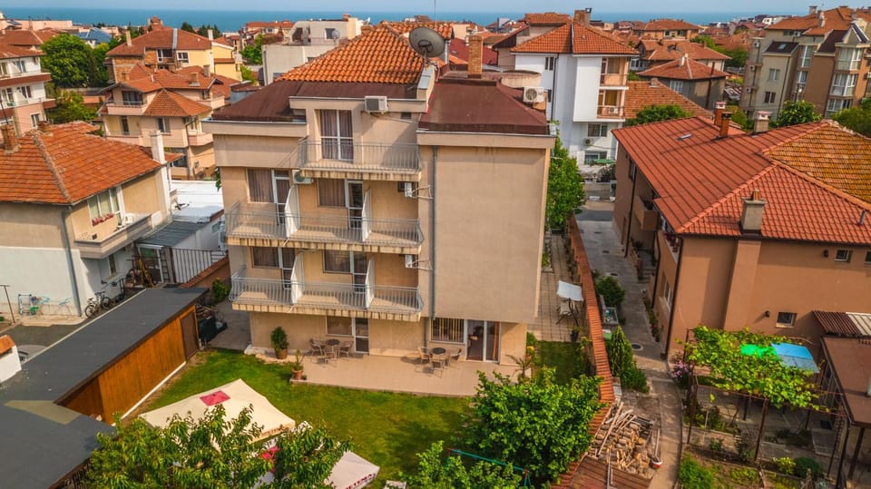 Guest rooms Vanessa Hotel in Burgas Province