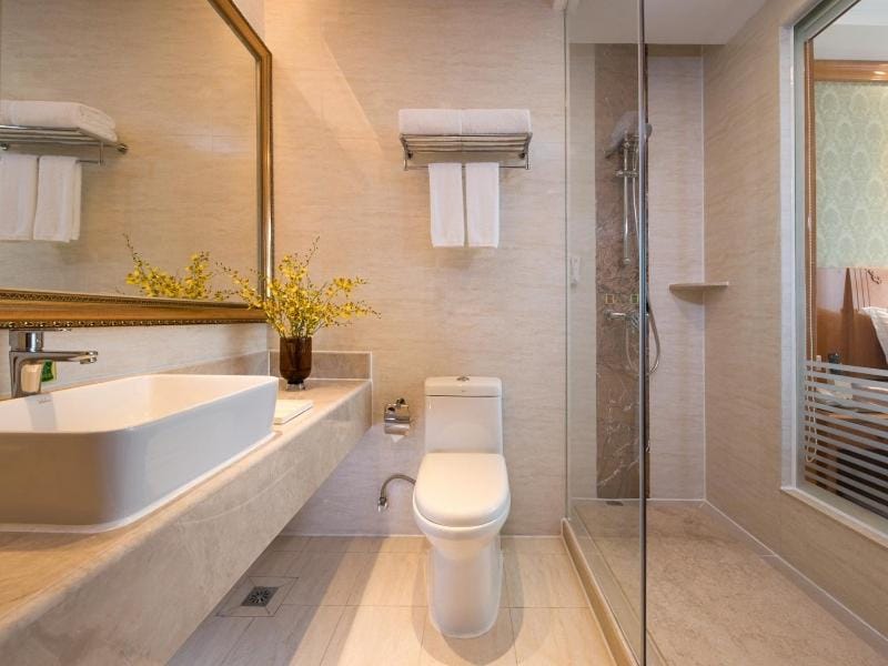 Vienna Hotel Shenzhen Guanlan Renming Road Heping Hotel in Shenzhen