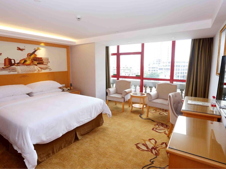 Vienna Hotel Zhongshan West District Hotel in Guangzhou