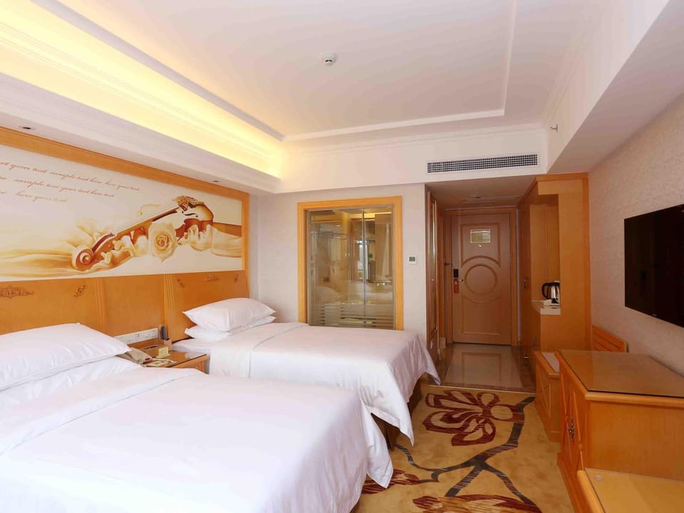 Vienna Hotel Zhongshan West District Hotel in Guangzhou
