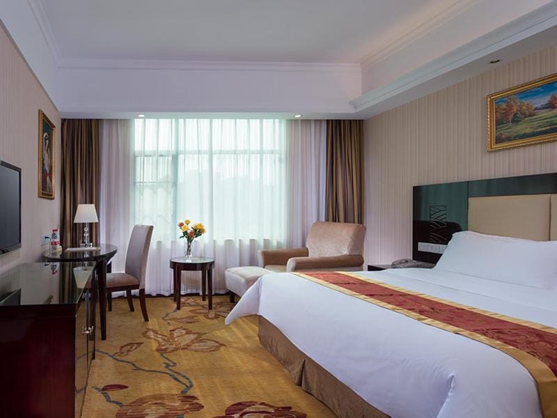 Vienna Hotel Baoan Liutang Hotel in Shenzhen