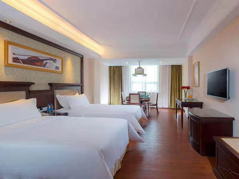 Vienna Hotel Baoan Liutang Hotel in Shenzhen