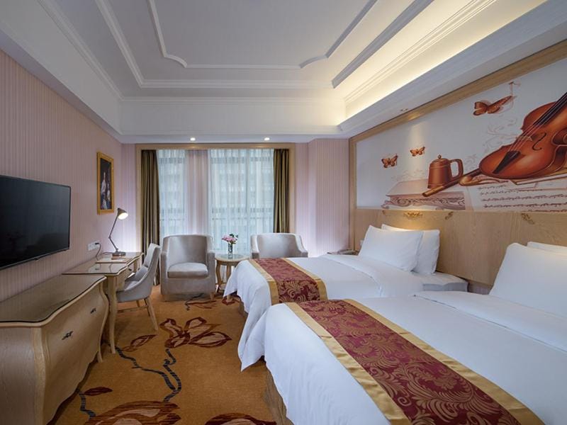 Vienna International Hotel Dongguan Shilonghuixing Business Central Hotel in Guangzhou