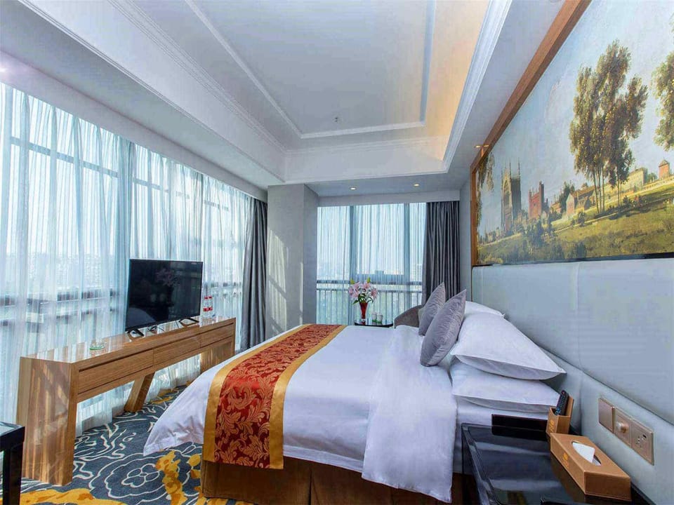 Vienna Hotel Dongguan East Bus Station Hotel in Guangzhou