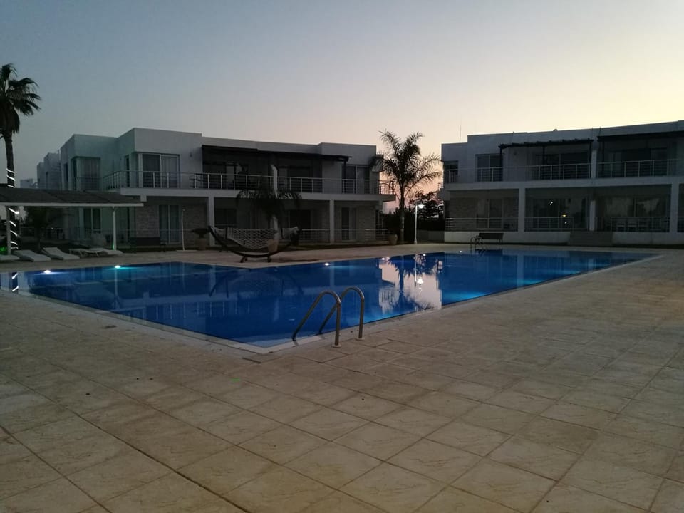 Swimming pool, Swimming pool