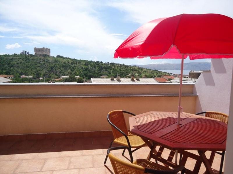 City view, Garden view, Landmark view, Sea view