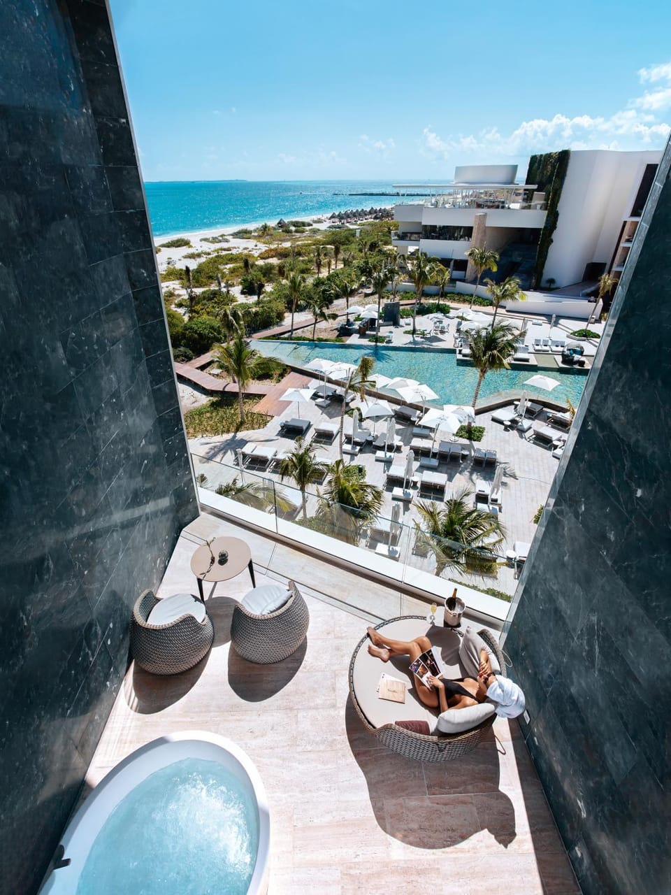 Pool view, Sea view