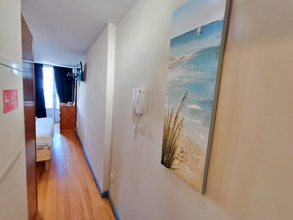 TV and multimedia, Decorative detail, Bedroom