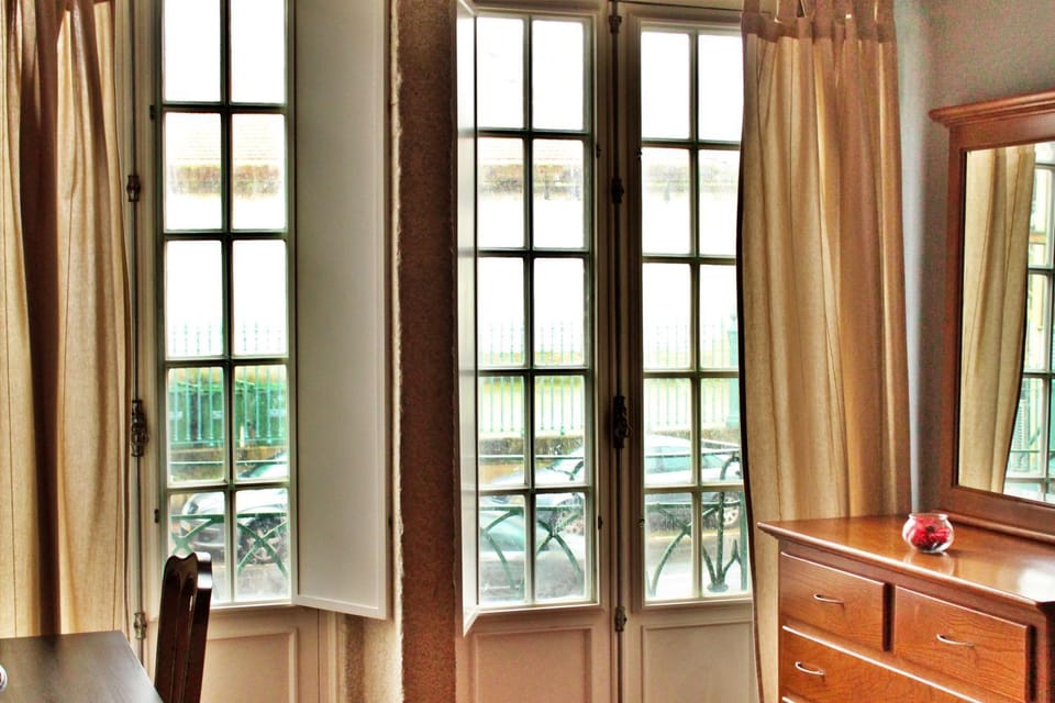 Photo of the whole room, Seating area, Bedroom