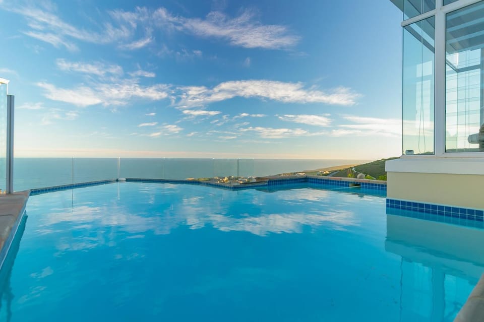 Pool view, Sea view