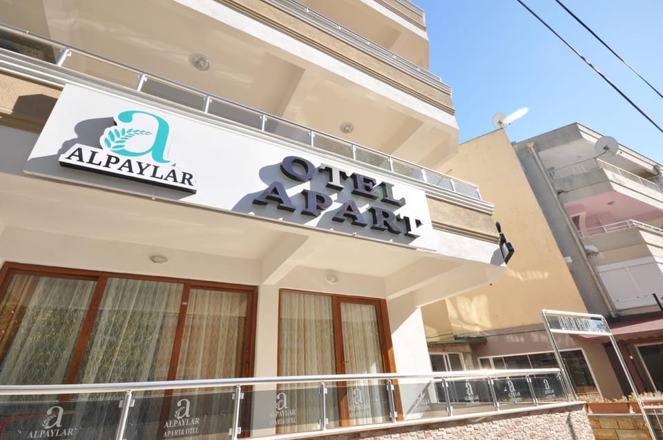 Property building, Facade/entrance, Property logo or sign