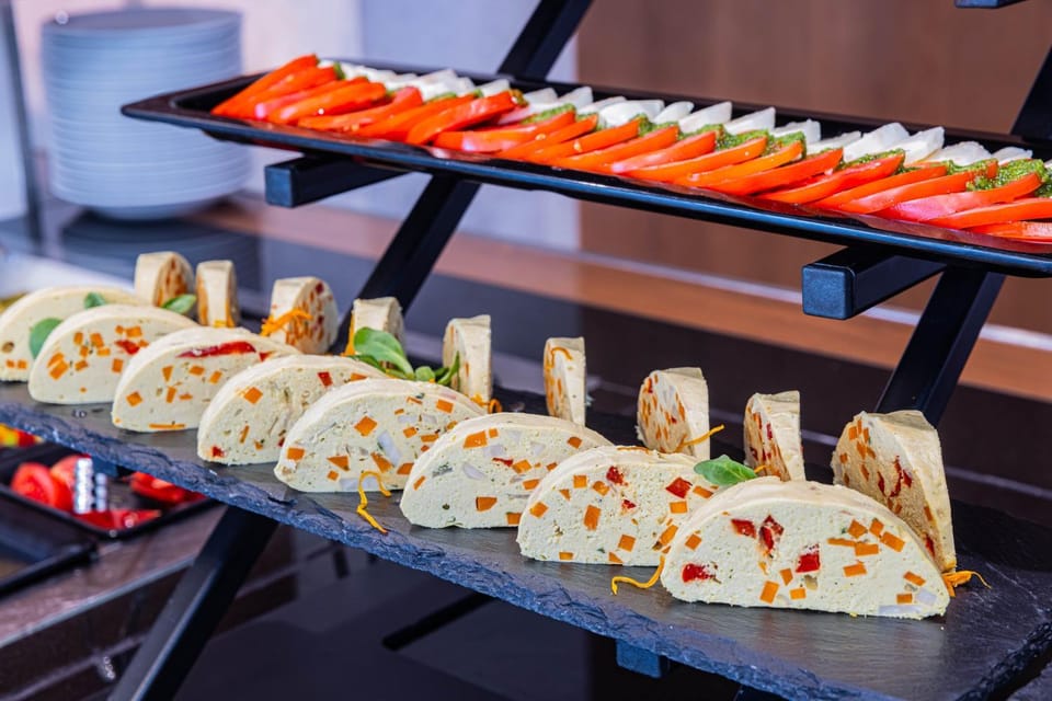 Restaurant/places to eat, Food and drinks, Food, Buffet breakfast