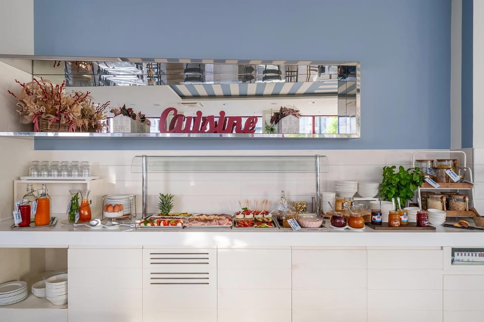 Food and drinks, Buffet breakfast