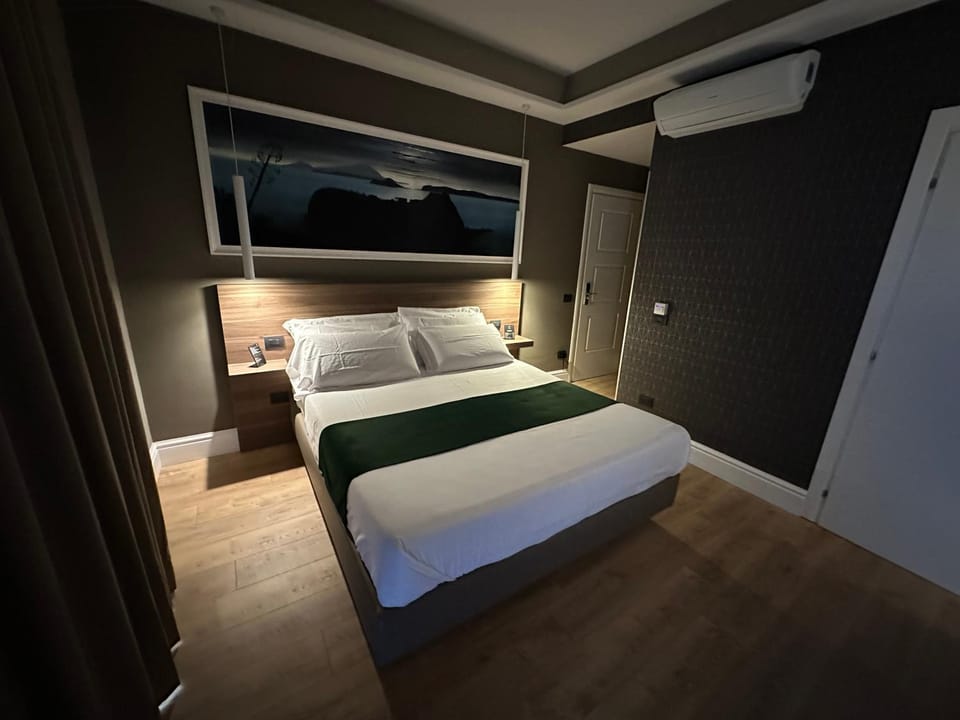 7th Floor Suite Bed and Breakfast in Naples