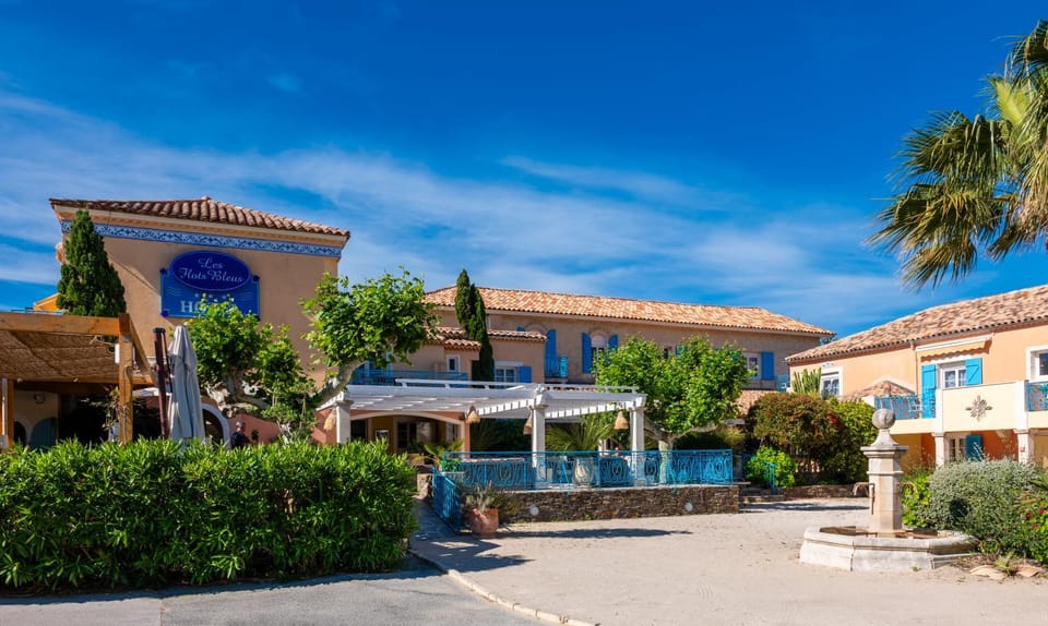 Hotel Les Flots Bleus Hotel in Le Lavandou