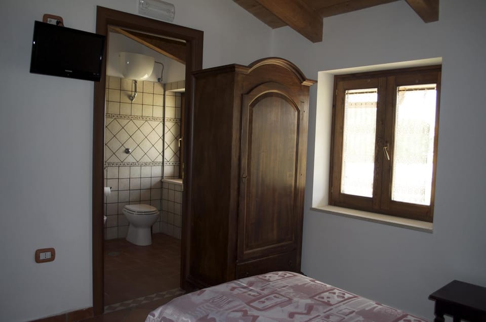 Day, Decorative detail