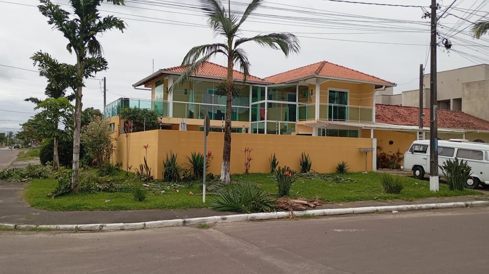 Praia com Conforto House in Guaratuba