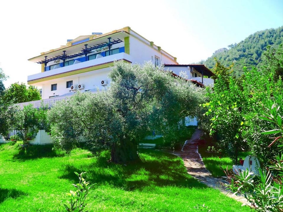 Property building, Day, Natural landscape, Garden view