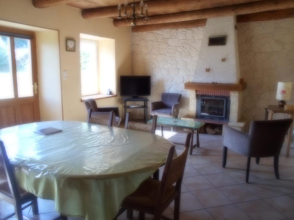 Gîte "L'Orée du Bois" House in Auvergne-Rhône-Alpes