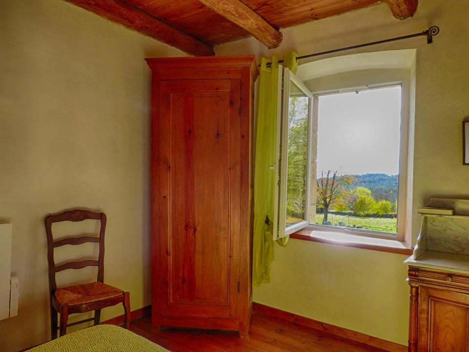 Gîte "L'Orée du Bois" House in Auvergne-Rhône-Alpes