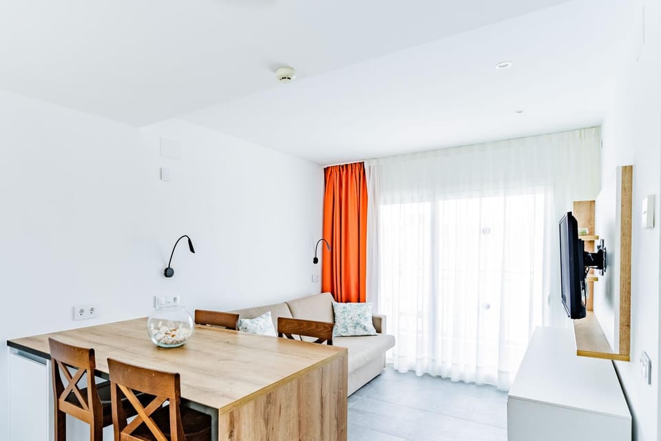 Bed, Living room, Dining area