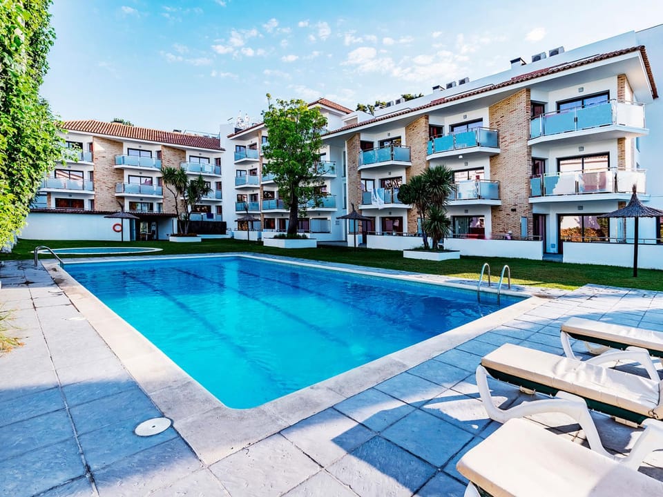 Facade/entrance, Garden, Swimming pool