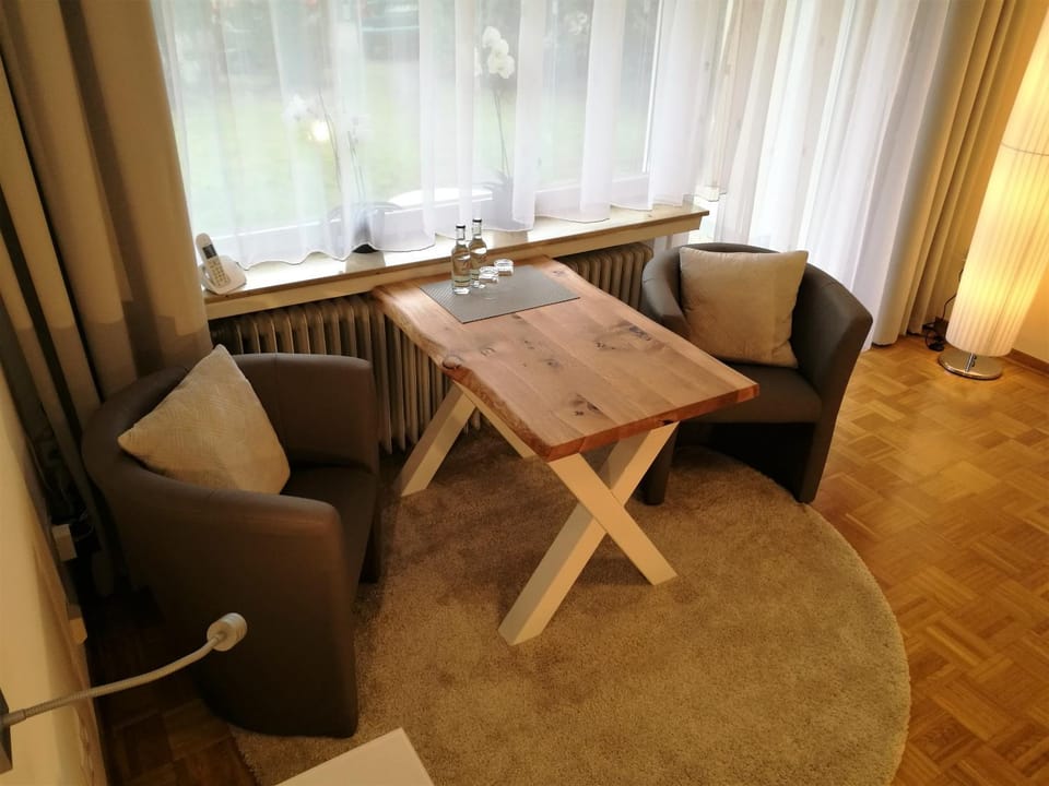 Decorative detail, Seating area