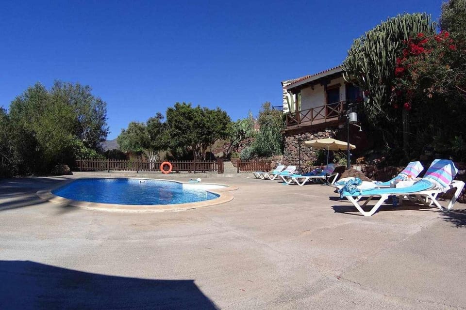 Property building, Swimming pool, Swimming pool