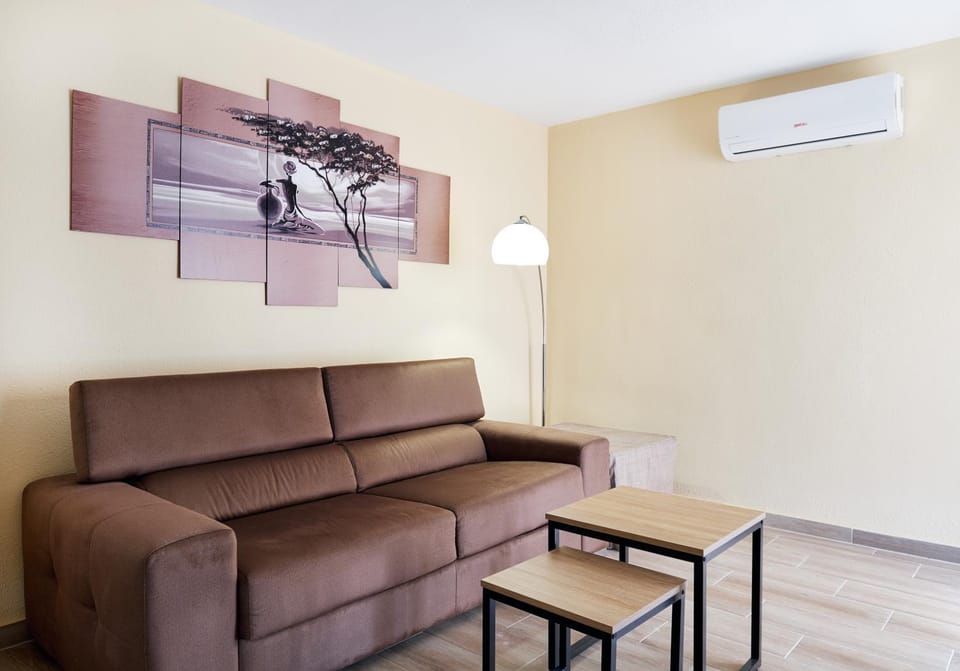 Living room, Decorative detail