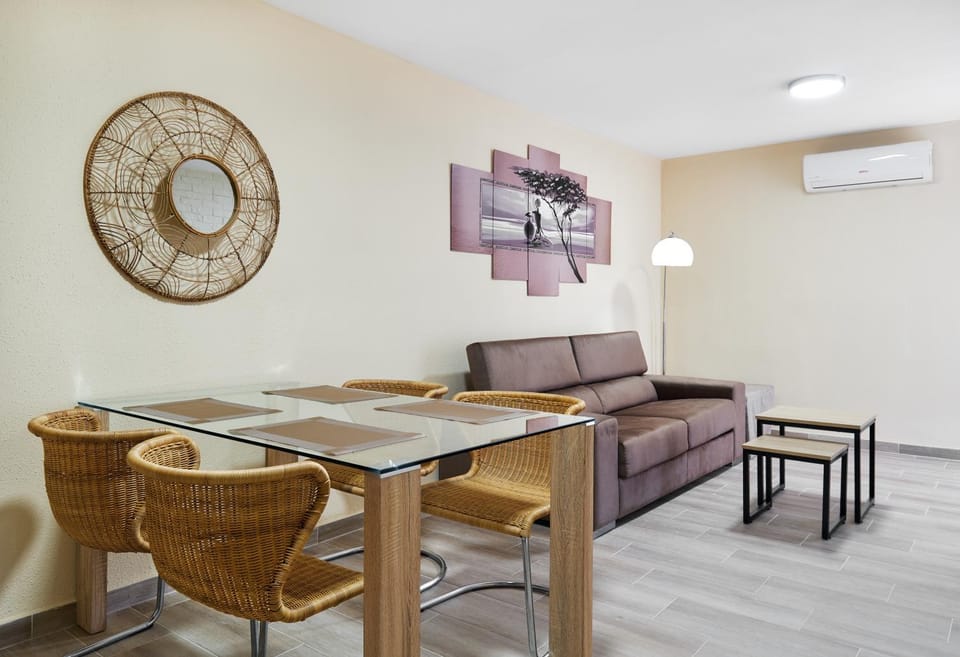 Decorative detail, Dining area