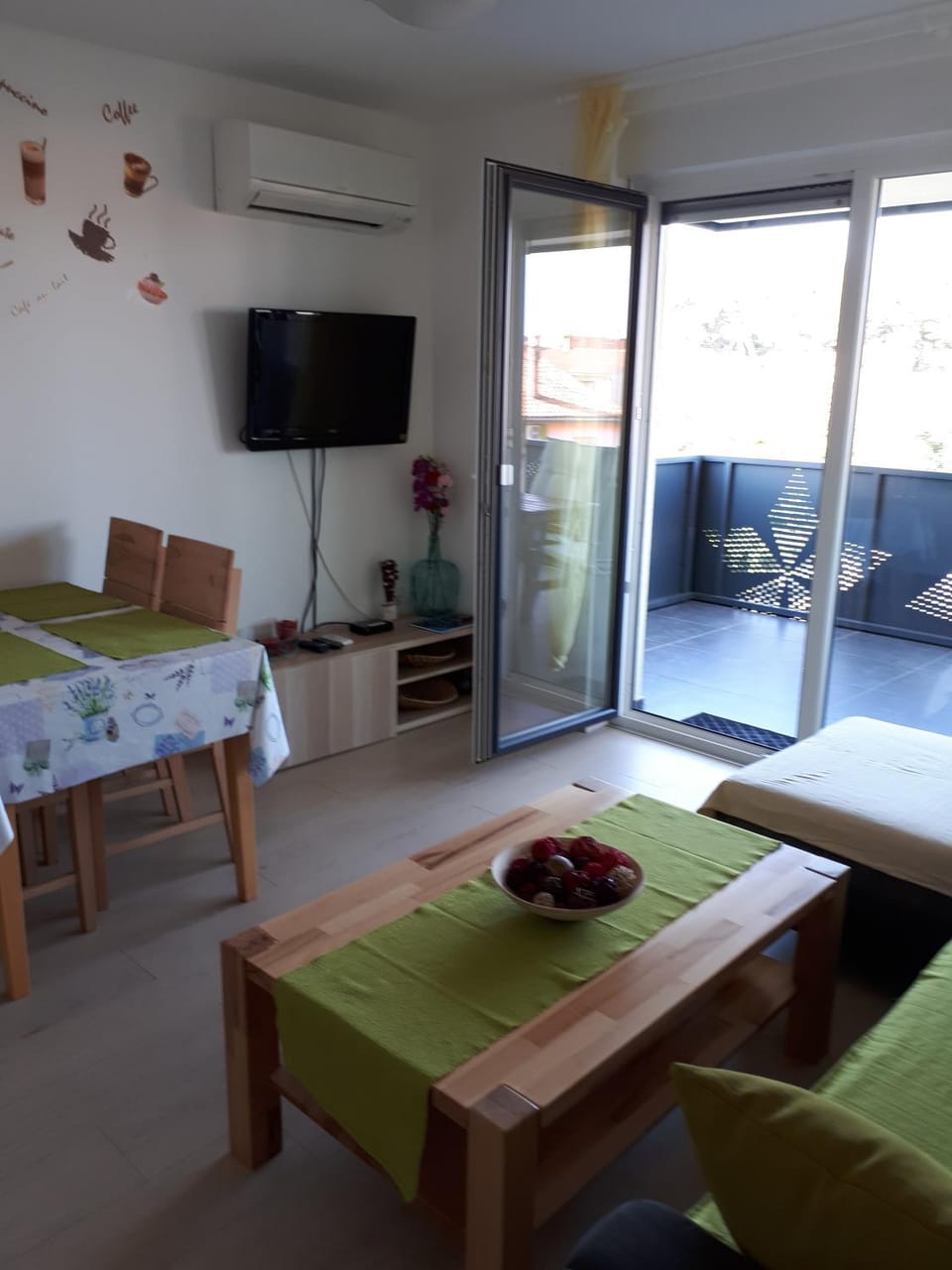 Living room, Dining area